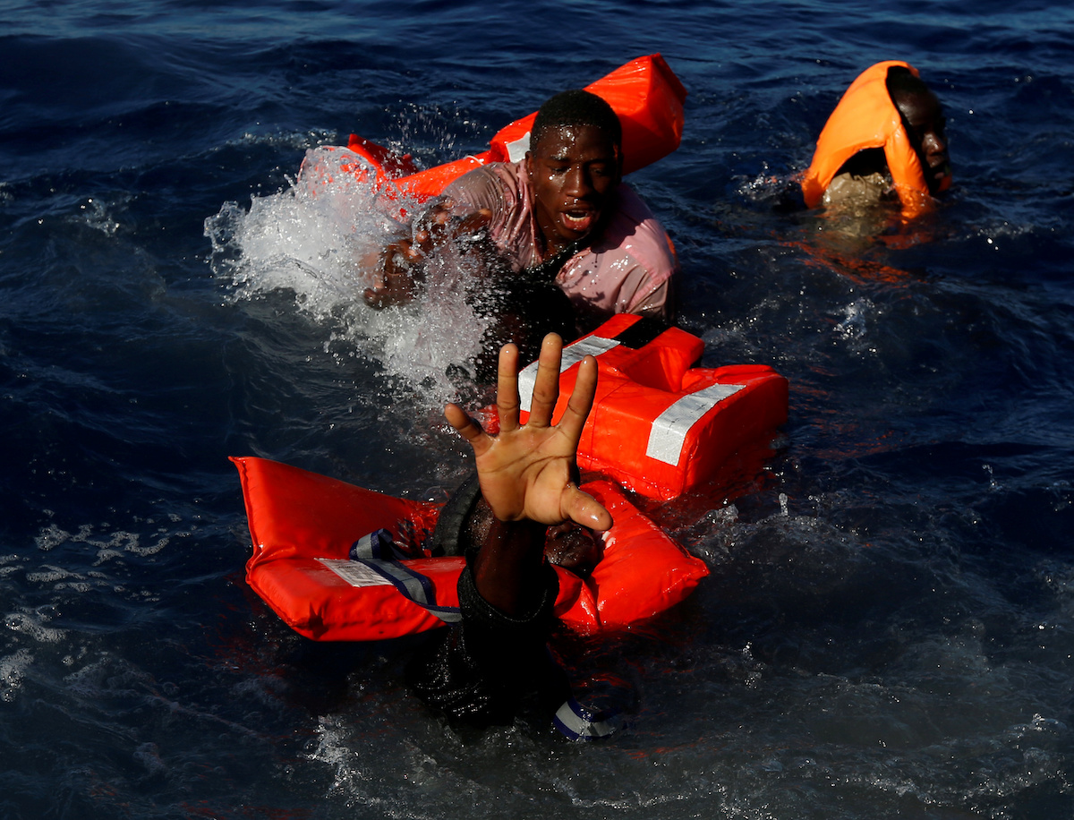 Mensenrechtenadvocaat Omer Shatz: ‘Mensen laten verdrinken is niets minder dan een misdaad tegen de mensheid’